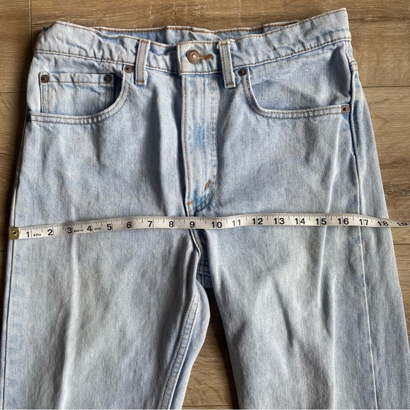 Vintage Levi’s 505 jeans light wash red tag mom jeans denim made in USA - Picture 8 of 13